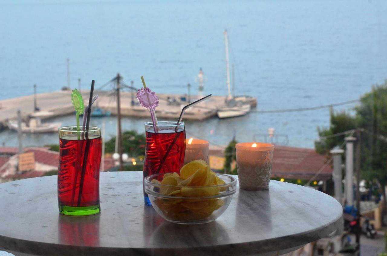 Hotel Liberty 1 Agia Marina  Exterior foto